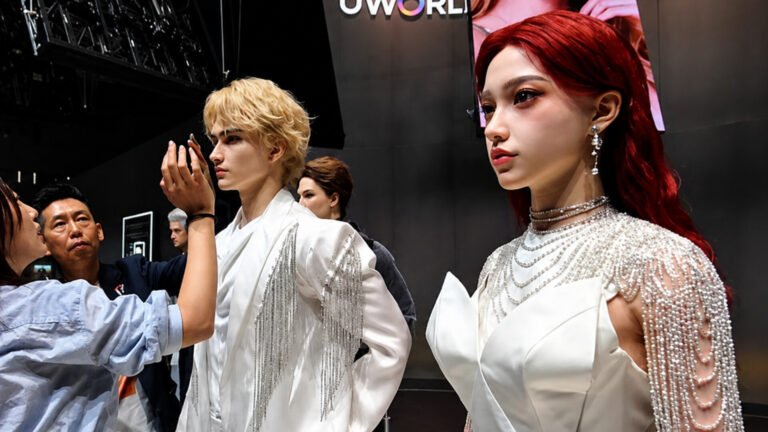 CHINESE COMPANY UNVEILS $17,600 HYPER-REALISTIC HUMANOID ROBOT THAT “WILL NEVER BETRAY YOU,” ALREADY HAS OVER 13,300 PREORDERS