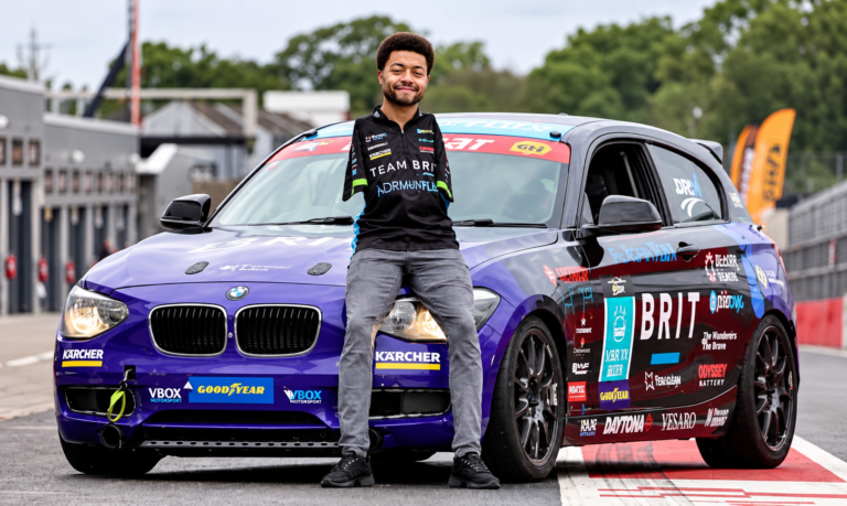 ARMLESS RACING DRIVER HITS 110 MPH STEERING WITH HIS FEET–AIMS TO MAKE HISTORY AT LE MANS