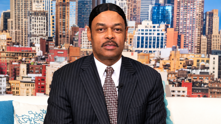 THIS MAN WAS WRONGLY JAILED FOR 10 YEARS. HE STUDIED LAW IN PRISON, PROVED HE WAS INNOCENT, BECAME A LAWYER, AND LATER HELPED SEND THE JUDGE WHO JAILED HIM TO PRISON