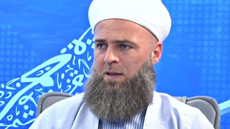 ISLAMIC PREACHER CLAIMS THAT MEN WITHOUT BEARDS GENERATE DESIRE AND IMPROPER THOUGHTS AMONG OTHER MEN